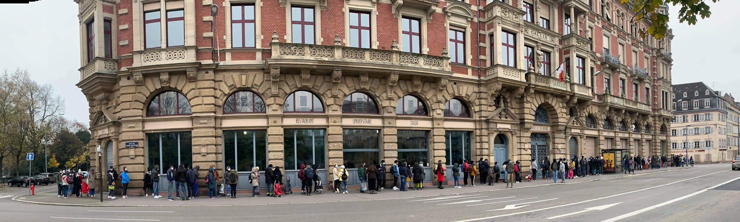 6528-2012_AFGES_File_Attente_Distributio.JPG