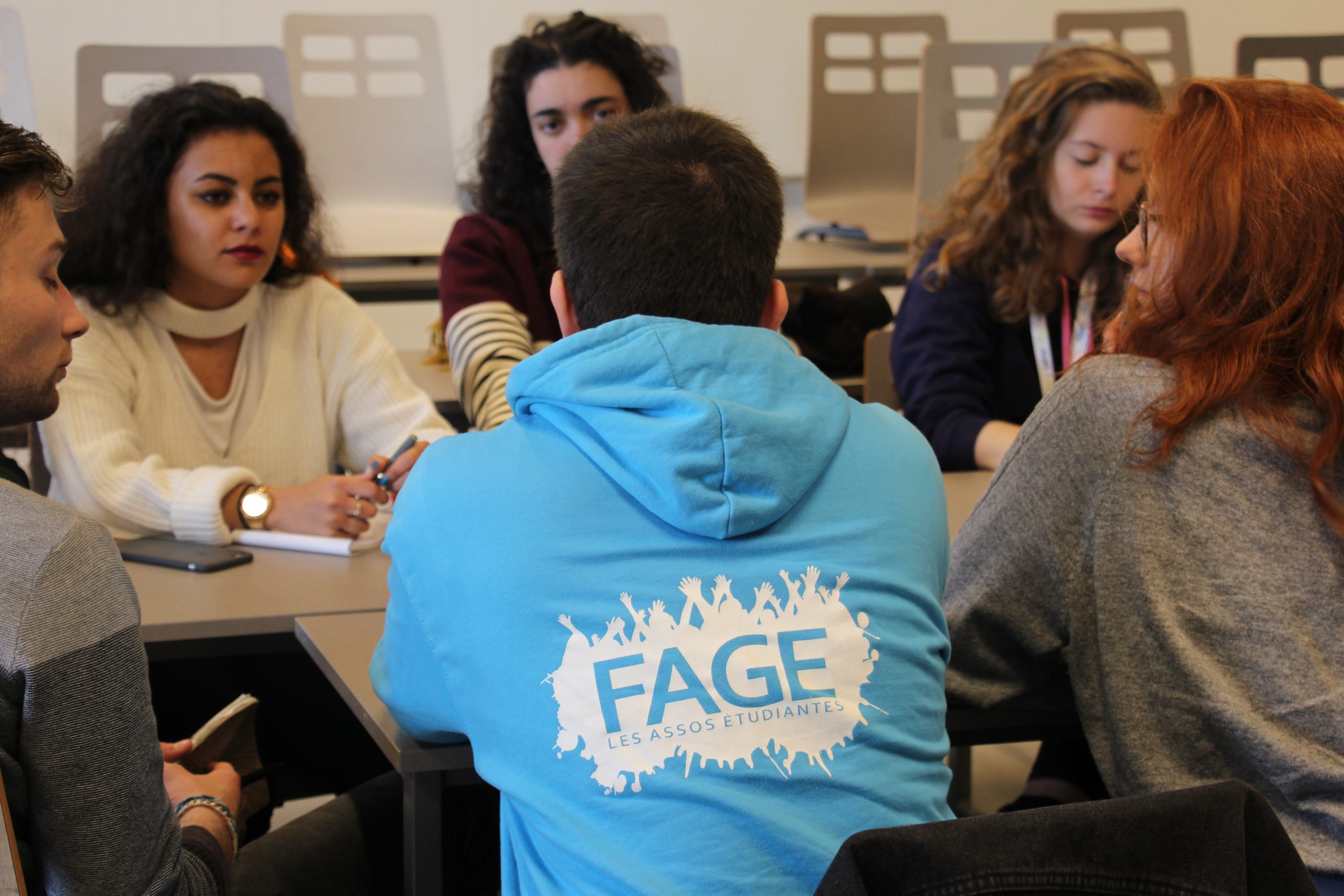 8085-FAGE_discussion_groupe_SNEE19.jpg